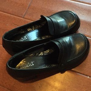 Mudd Brand Black Clogs